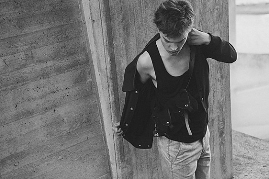 Superhjälten Viktor Norén - Rodeo Magazine #white #black #photography #and #man