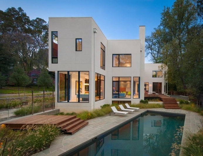 Energy-efficient prefab house
