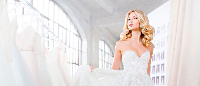 Looking for a princess bridal gown? You must see these awesome Hayley Paige wedding dresses! High quality, good prices and fresh designer ideas for your dream gown.