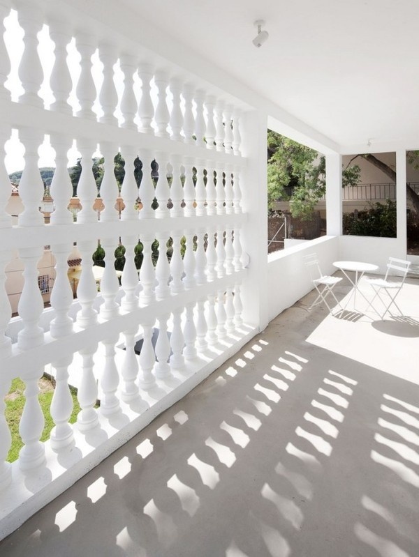CJWHO ™ (05 AM arquitectura | Baluster Lattice House,...) #design #architecture #white #spain #barcelona #luxury #exteriors