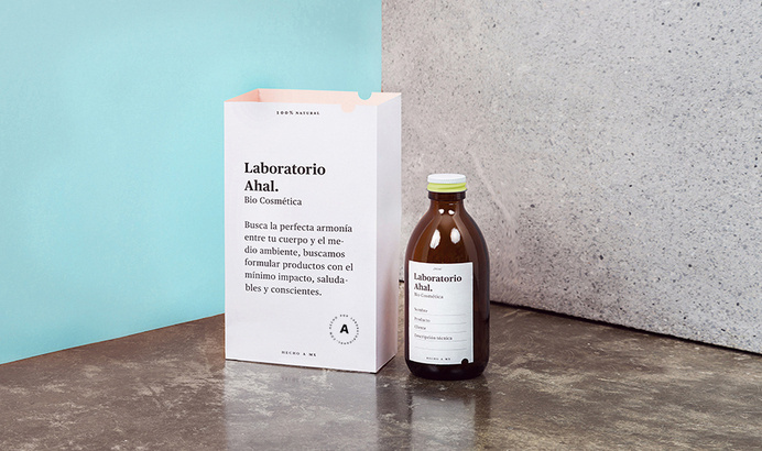 Manifiesto Futura #white #bottle #packaging #box #clean #simple #cosmetics #type #pastel