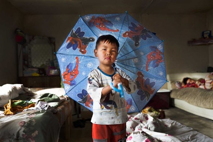 Red Hero 3: Paul Cox Captures Life In Mongolia's Impoverished Suburbs