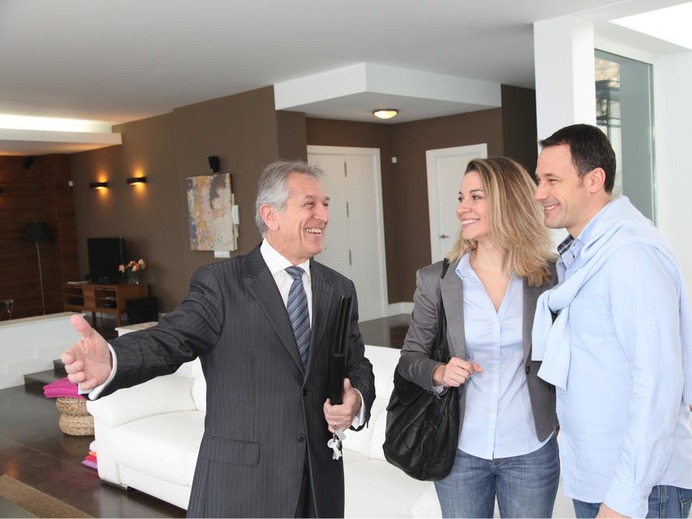 Learn what to do and not to do at home showings by Bill Gassett, Realtor! A great read and reminder for home buyers!