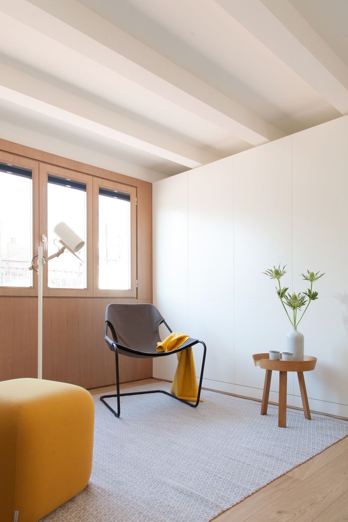 Mini Apartment in Gracia by YLAB Arquitectos