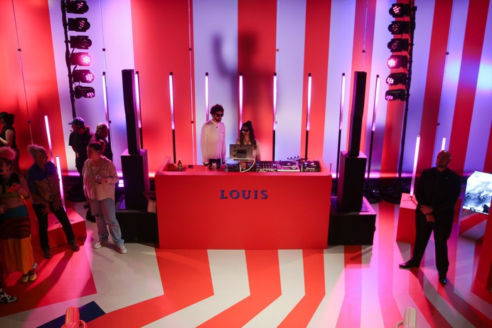 Louis Vuitton "200 trunks, 200 visionaries" 