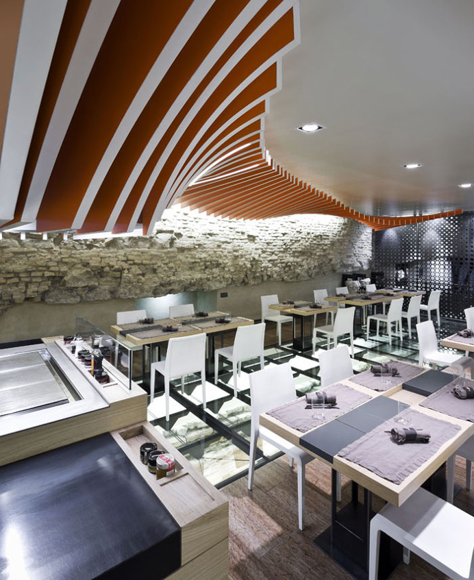 Unique and Fascinating Restaurant Decor