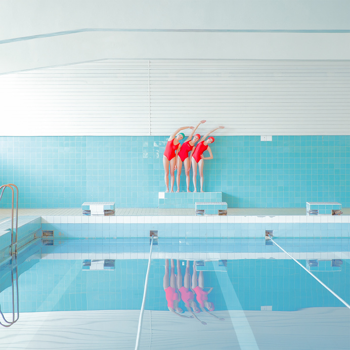 swimming trinity photography by maria Svarbova design inspiration mindsparkle mag blog