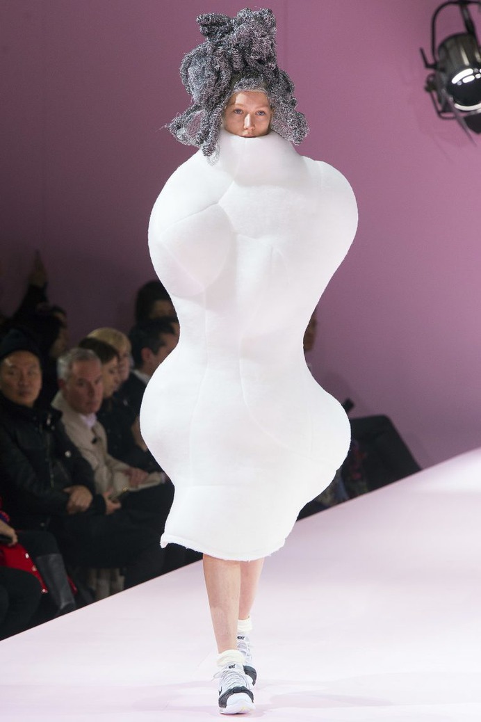 Comme des Garçons: Fall 2017 | Sgustok Design