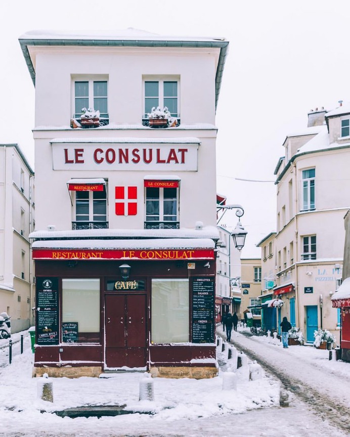 Creative and Colorful Street Photography by Mary Quincy