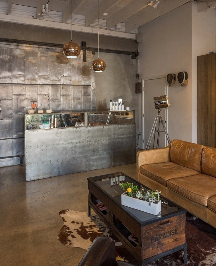 Los Angeles Stylist Salon House with an Urban Look and Feel 7