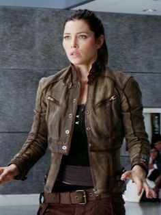 #JustinTimberlake honored his wife #JessicaBiel on her #birthday in the sweetest way, @topcelebsjackets wishes @JessicaBiel a pleasant #HappyBirthday with Her Brown Leather Jacket. #justinTimberlake #jessicabiel #happybirthday #HBD #birthdaygirl #actor #totalrecall #melina #fashion #celebration #celebrity
