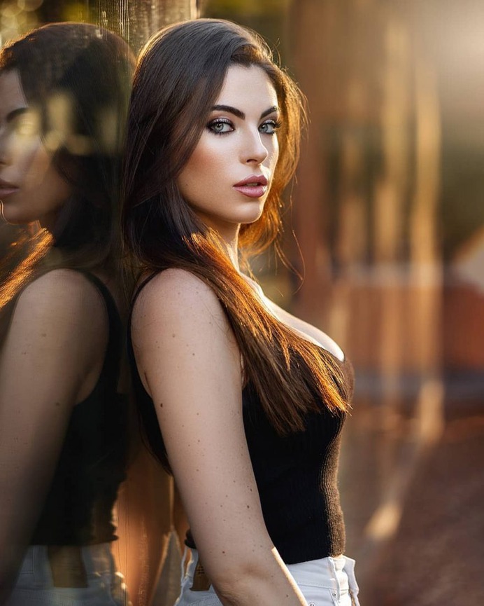 Gorgeous Female Portrait Photography by Luis Glz Uli