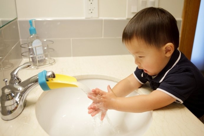 Extend your faucet to help your children wash their hands easily. #design #product #product design #industrial design #home #faucet #extende