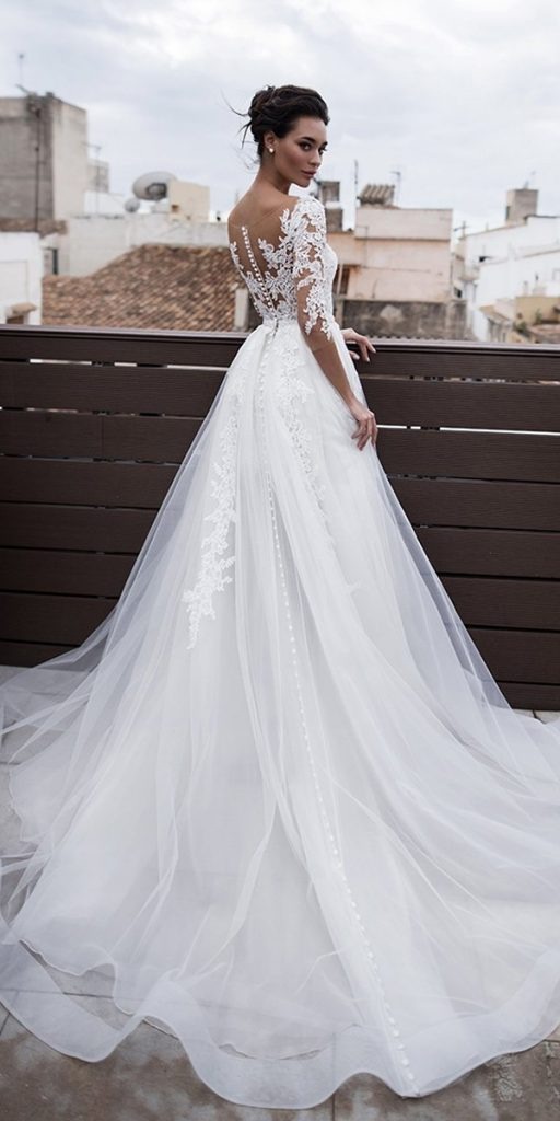 Discover an exciting selection of the best bridal gowns and choose the ideal dress for your celebration!