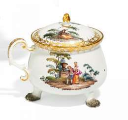 Cream pot with Watteau scenes. Meissen #Sets #Teasets #Porcelainsets #Antiqueplates #Plates #Wallplates #Figures #Porcelainfigurines #porcelain