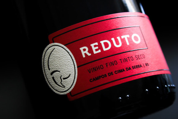 Aracuri Reduto by Dharma Estúdio Criativo