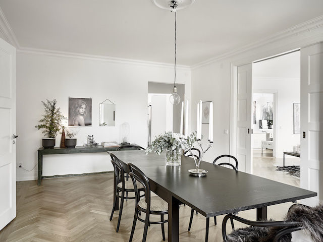 HOMES TO INSPIRE | AIRY ELEGANCE