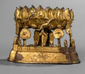 Lotus base on a Stand in lacquer, gilded Bronze
