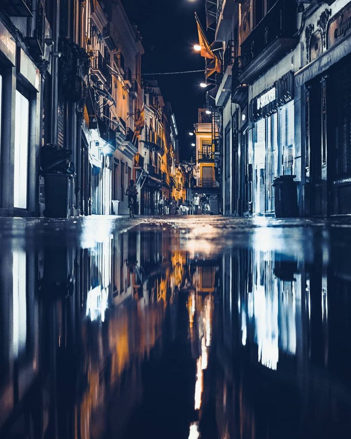 Fantastic and Moody Urban Photos in Spain by Ginés Cirera