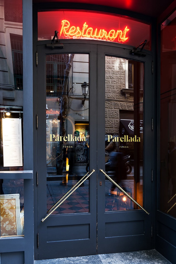 Parellada Branding - Mindsparkle Mag Requena Office designed this beautiful branding for Parelleada. #logo #packaging #identity #branding #design #color #photography #graphic #design #gallery #blog #project #mindsparkle #mag #beautiful #portfolio #designer