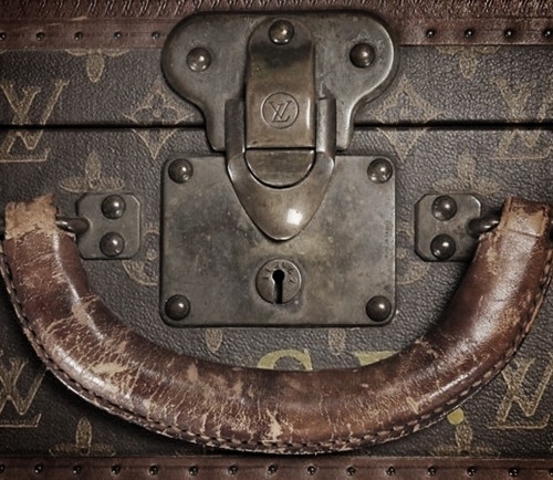 T H R T B R K R S #vuiton #travel #photography #leather #louis
