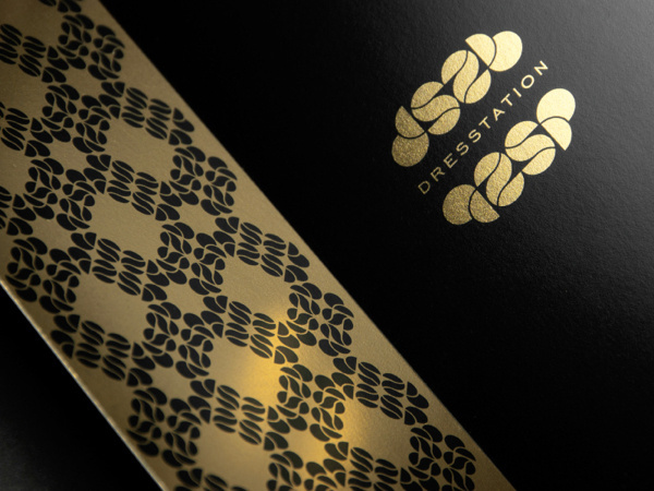 Dresstation Luanda Brand ID on Behance #angola #uma #brand #identity #fashion #logo