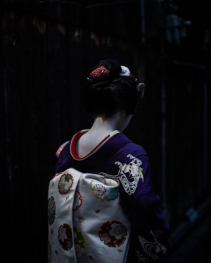 Cinematic Street Portraits in Japan by Michelle Viljoen