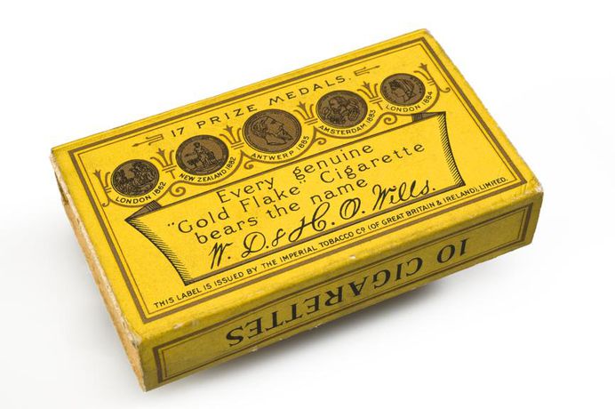 Packet of 10 'Gold Flake' cigarettes, England, 1910-1939 | Science Museum Group Collection