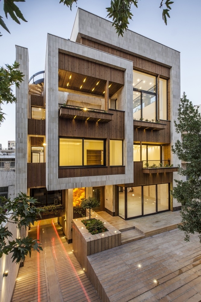 Mehrabad House / Sarsayeh Architectural Office