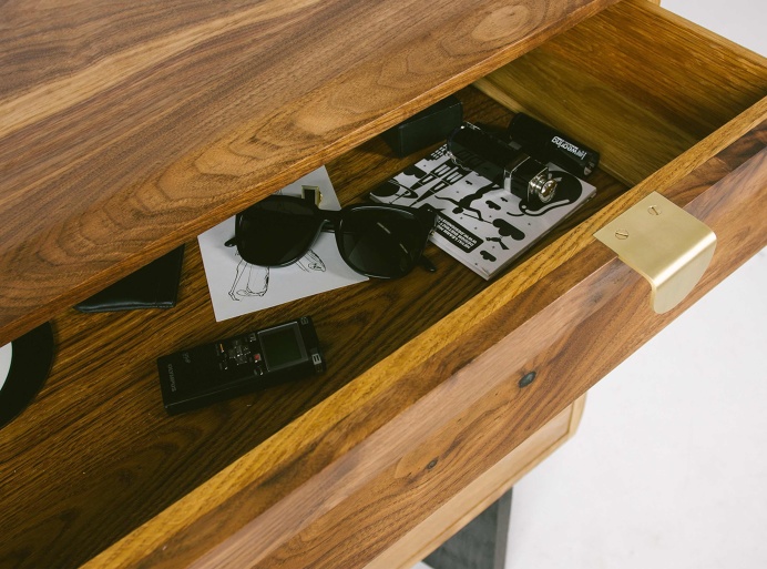 Dresser Dusty Drawers Fly Massive Millworks #fly-massive-millworks #wood #furniture #interior #design #modernism #artisan #woodworking #oak