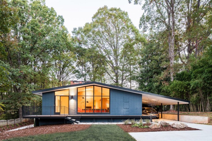 Mid-century home remodel – Like the simple up/down light on front facade