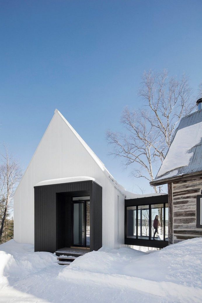 Charming Traditional House Gets a Modern Extension 1