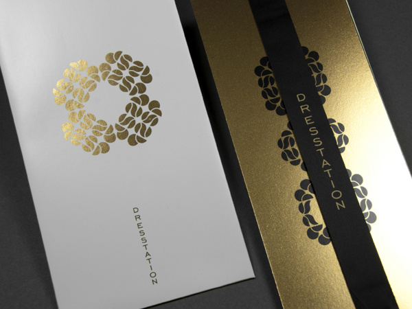 Dresstation Luanda Brand ID on Behance #angola #uma #brand #identity #fashion #logo