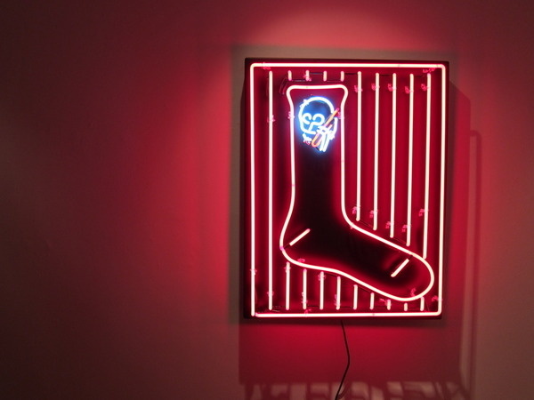 Susanne Kindt Photography #skull #shapes #neon