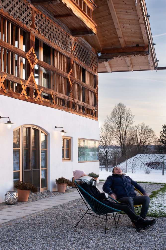 Timber Framed Barn Residence & Meeting Space / Leupold Brown Goldbach Architekten