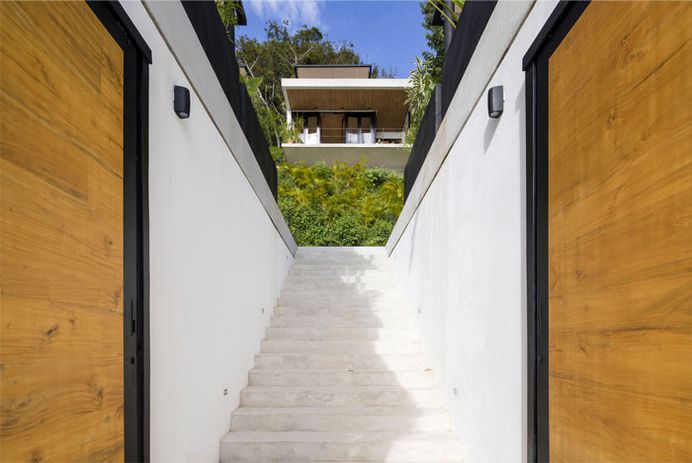 Costa Rican Hotel Decor Harmonized with Tropical Landscapes