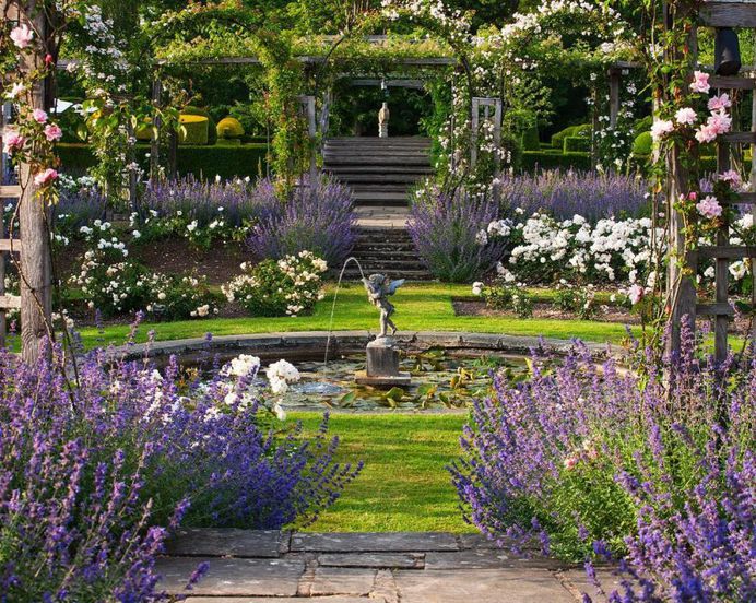 Outstanding Flowers and Garden Photography by Clive Nichols