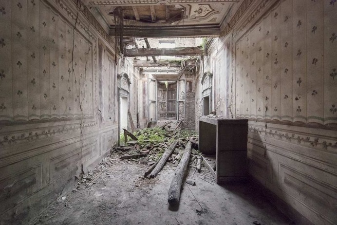 Mirna Pavlovic Documents The Decline of Grand European Villas