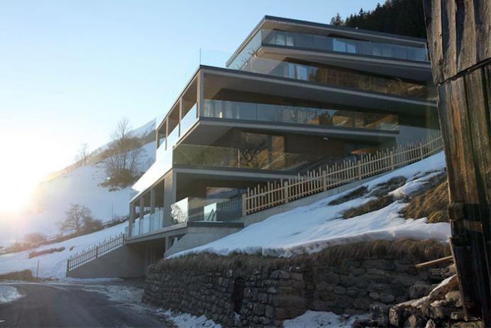 Dark, but Cozy Home in the Mountain - #home, #decor, #interior, #homedecor