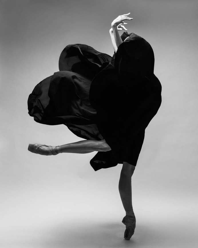 Breathtaking and Elegant Portraits of Ballet Dancers by Karolina Kuras
