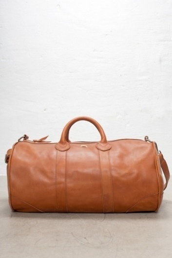 http://thisisnotnew.tumblr.com/ #brown #sports #leather #fashion #bag