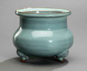 Fine lavender blue glazed incense burner, Jun Ware #Sets #Teasets #Porcelainsets #Antiqueplates #Plates #Wallplates #Figures #Porcelainfigurines #porcelain