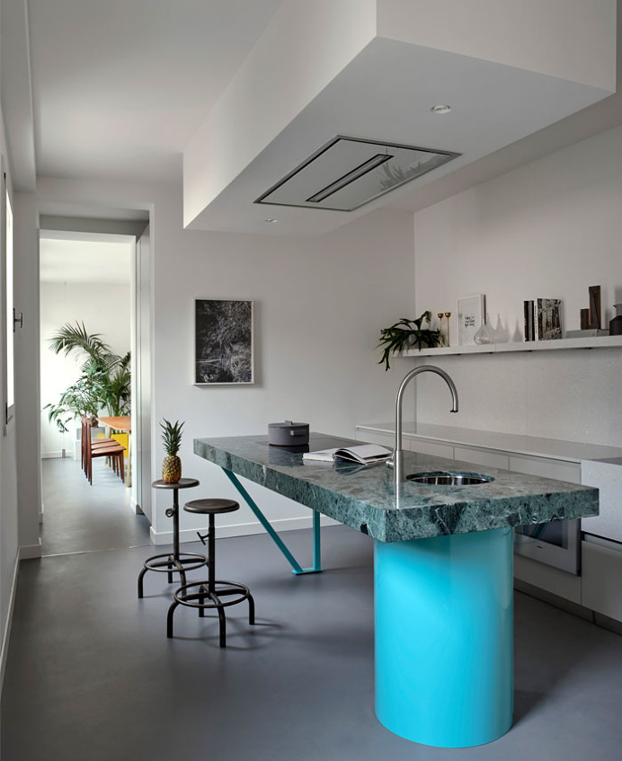 Diego Paccagnella Designed Casa Flora for Romantic Holiday Stay in Venice - InteriorZine