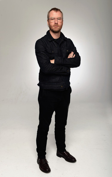 Matt+Berninger+Tribeca+Film+Festival+Portrait+xdzEYo1wA0Sl.jpg (375×594) #menswear