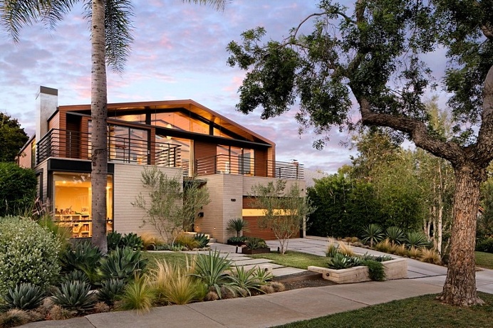 Cohen Residence – A Hollywood Writer's Family Treehouse