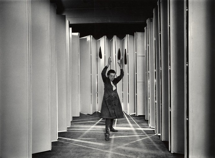 Louise Bourgeois inside Articulated Lair, 1986 #bourgeois #louise #art