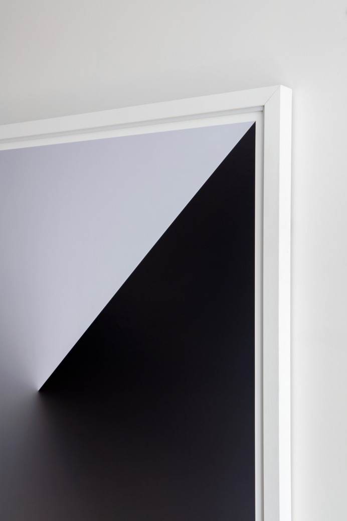 Ethereal

100x100 cm
Archival Pigment Print 
Editions of 5
