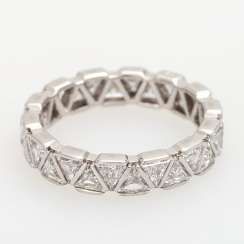 Eternity ring m. Diam. in triangle cut