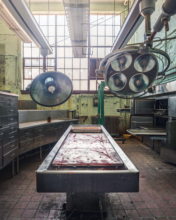 #urbexworld: Stunning Abandoned Photography by Bartlett Lentini