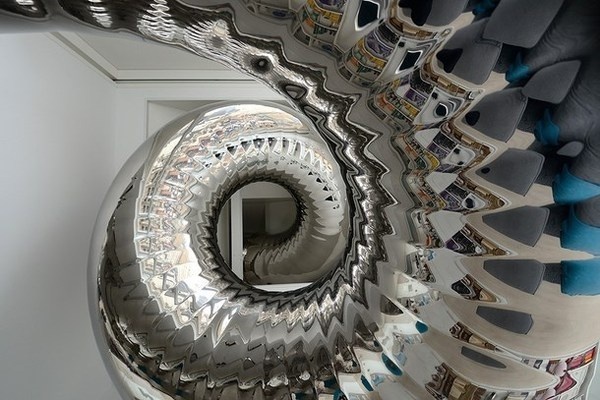 Skyhouse penthouse with artistic mirror tube for sliding #interior #artistic #penthouse #apartment #fun